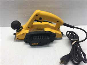 DEWALT DW680 PLANER WITH CASE Good Buya